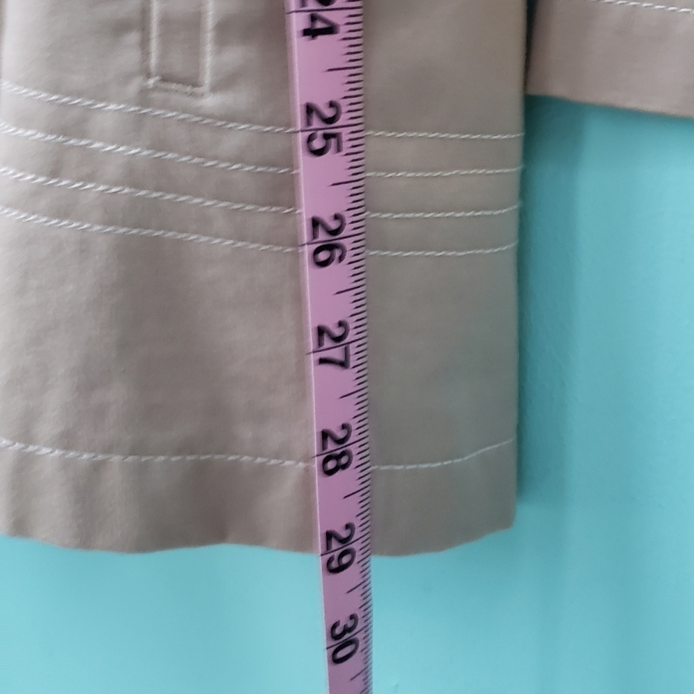 Tan Trench Coat 🧥 - Picture 6 of 6